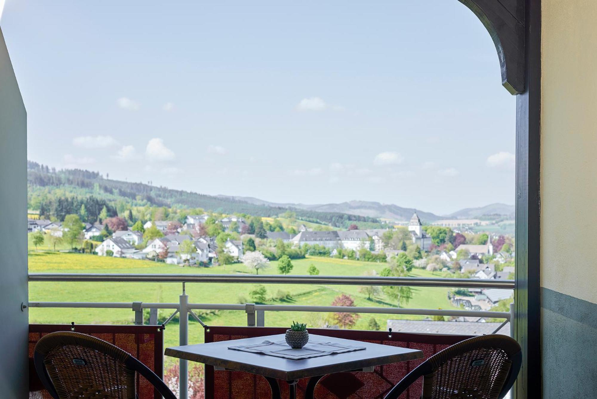 Pension Und Ferienwohnung Schuette Schmallenberg Exteriör bild