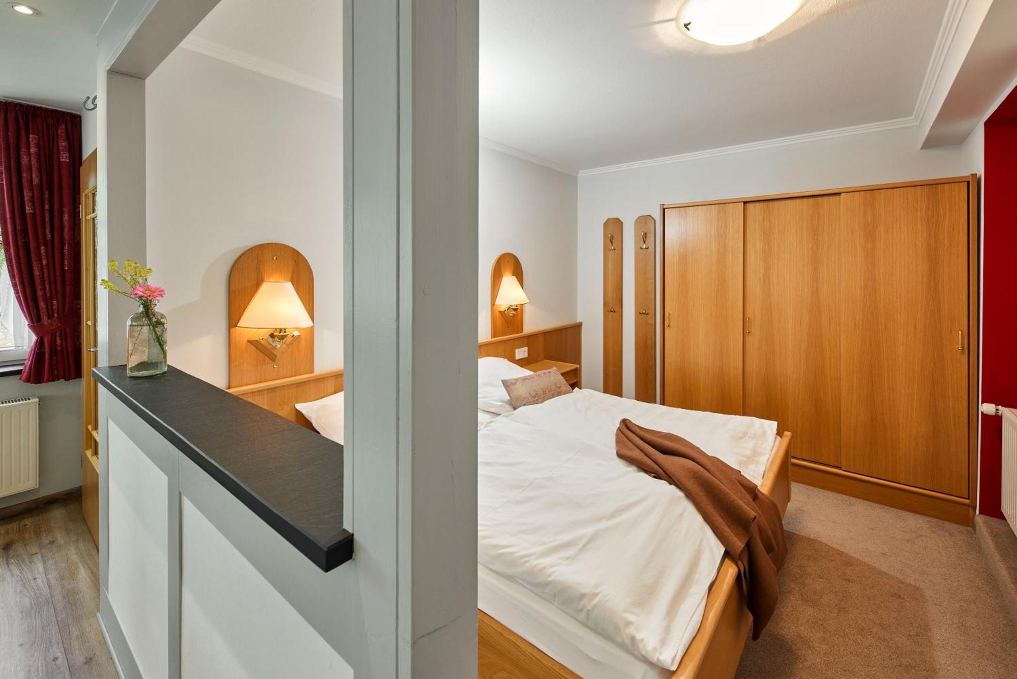 Pension Und Ferienwohnung Schuette Schmallenberg Exteriör bild